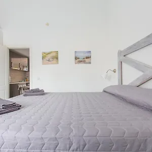 https://perla-house.in-canary-islands.com